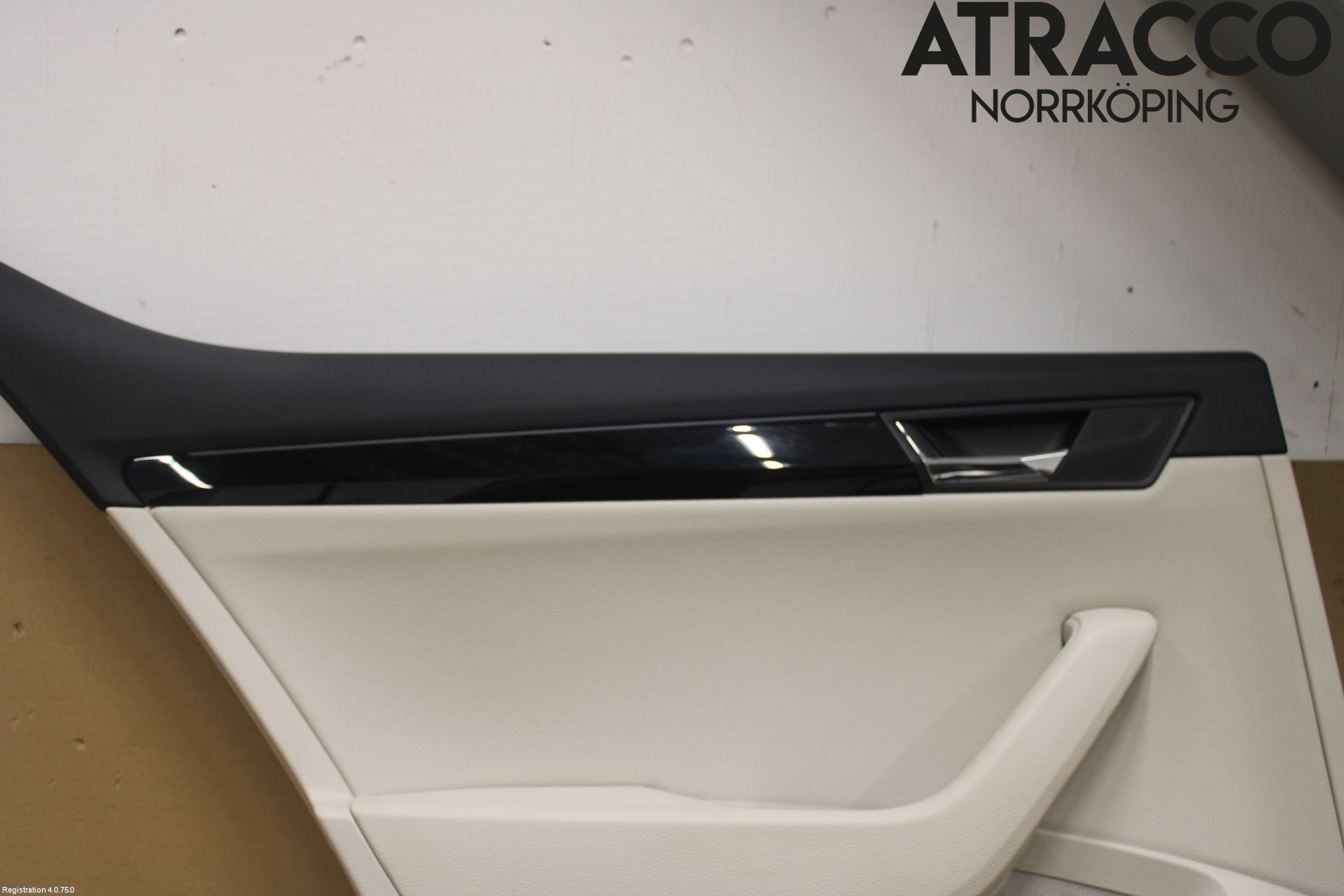 Skoda SUPERB 09-15 Dörrklädsel Vä