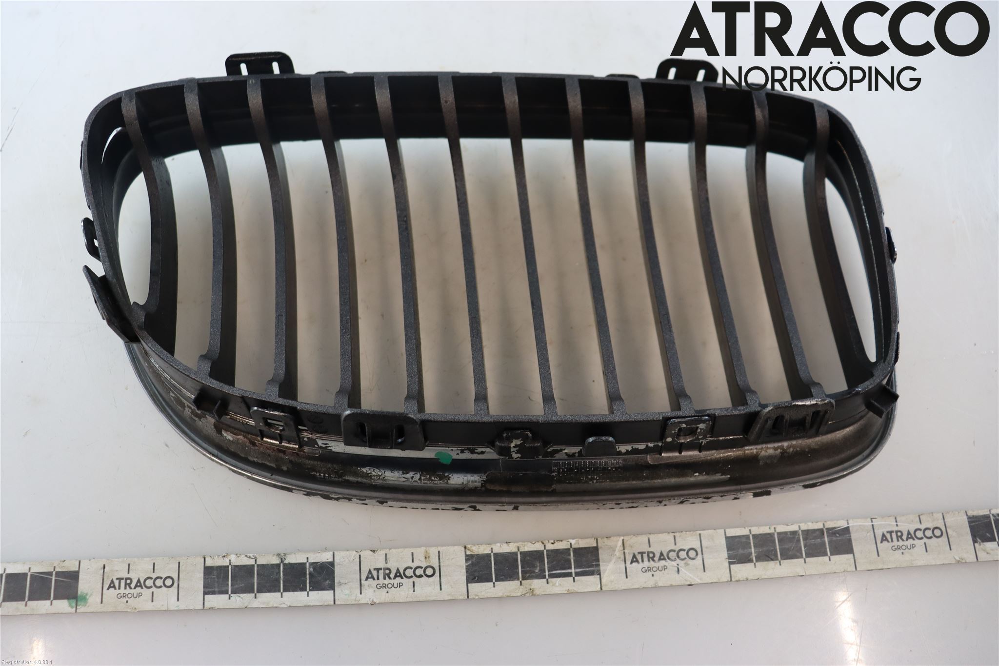 BMW 3 E90/91 SED/TOU 05-12 Grilldel Vänster