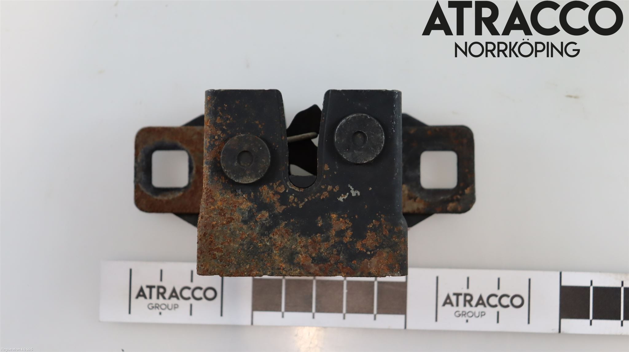 Jaguar F-PACE Huvlås