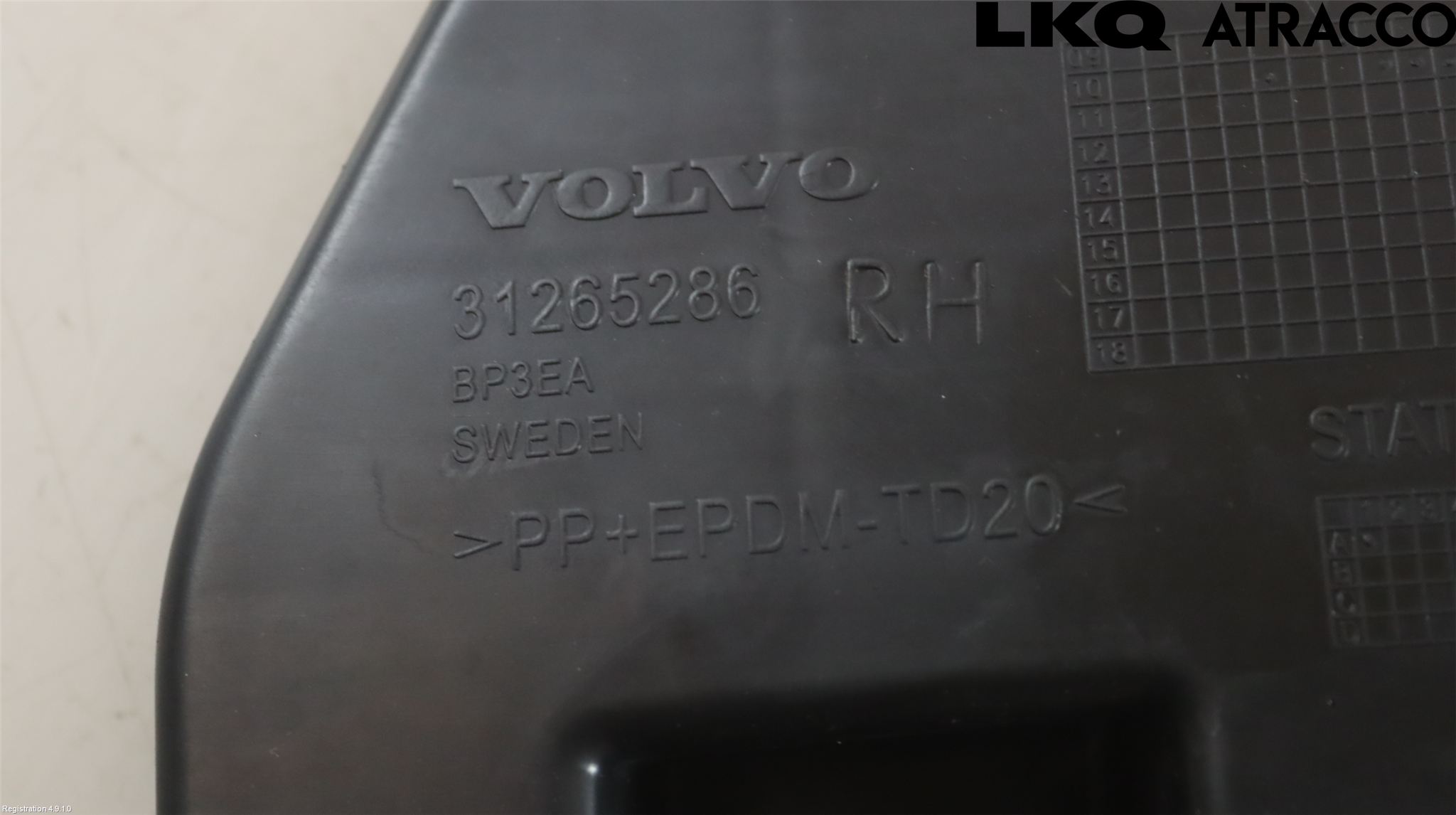 Volvo V60 11-13 Stötfångarfäste Bak Hö