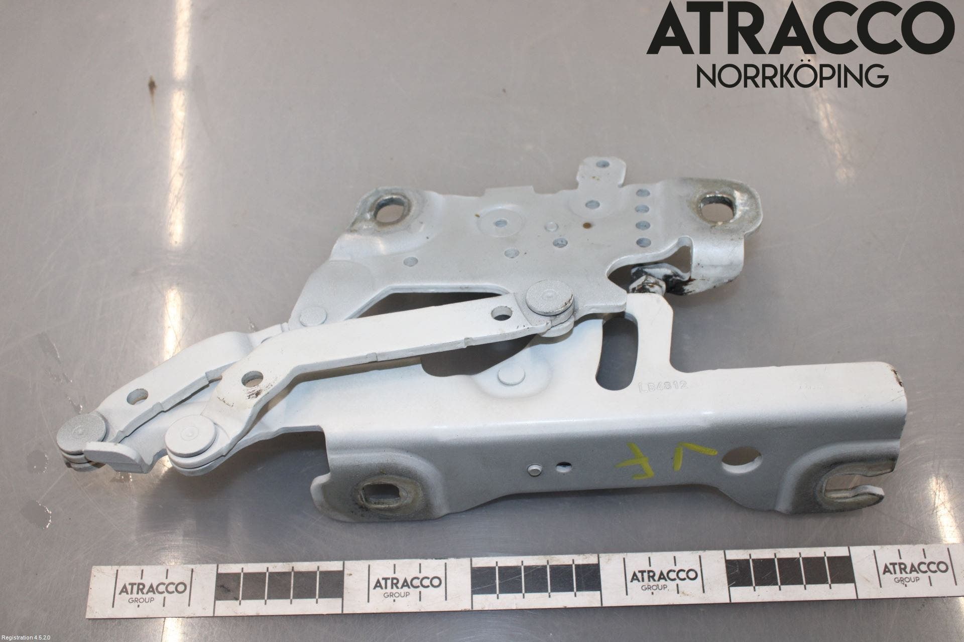 BMW 1 F20/F21 11-19 Huvgångjärn