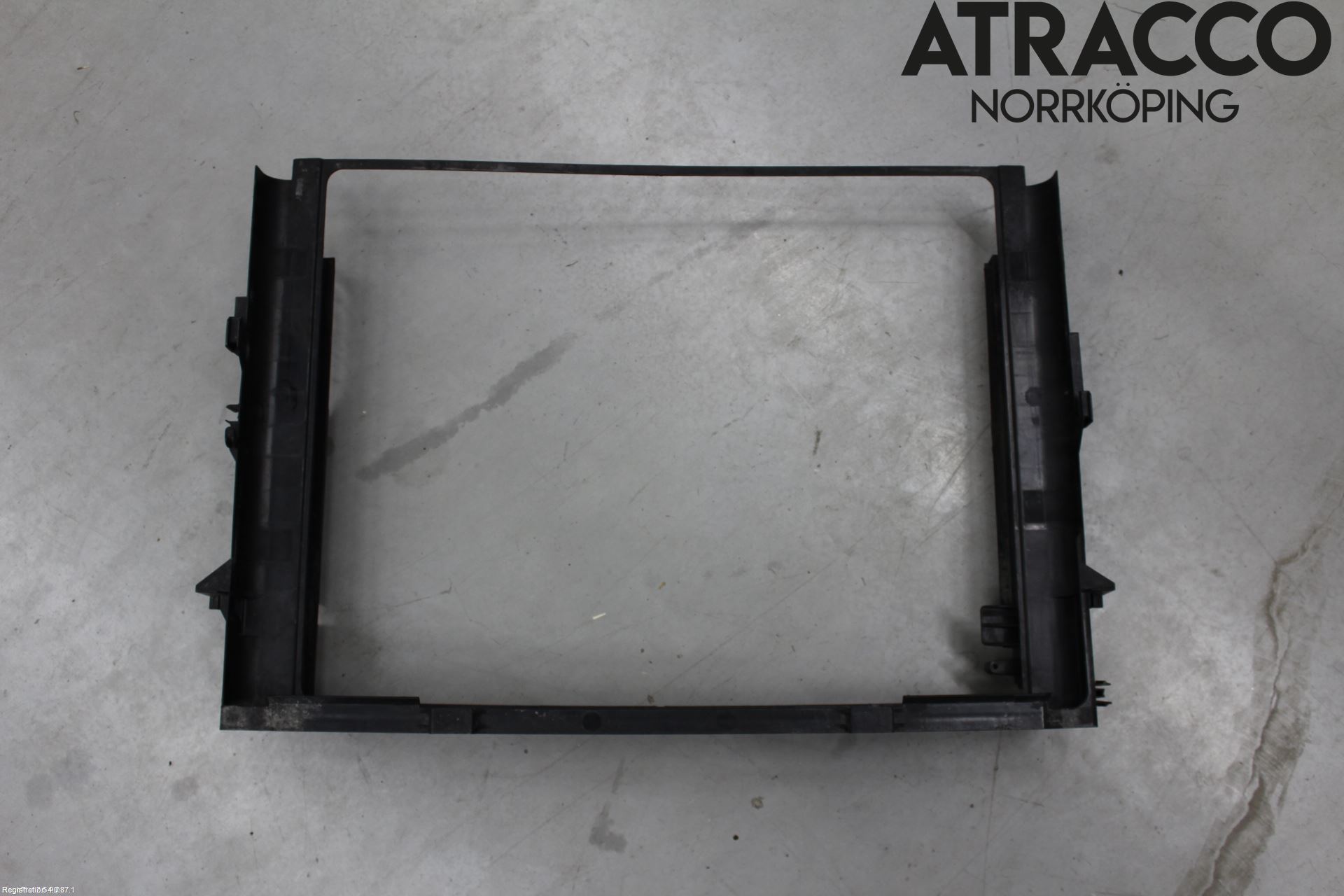 BMW 7 E65/66    00-08 Kylarfäste-Ram-Balk