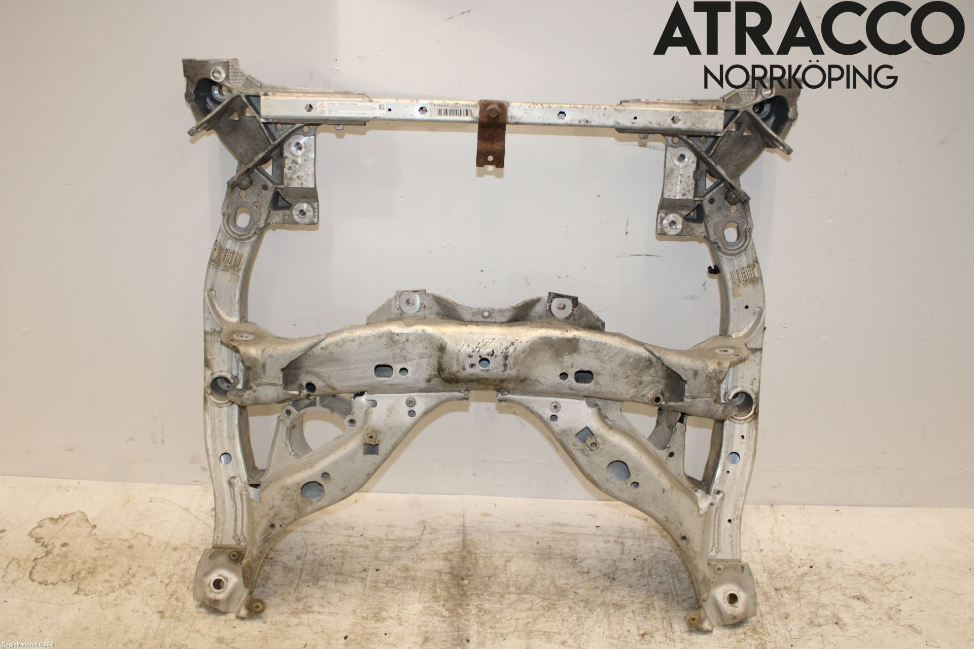 BMW 5 F10/F11/F18 09-17 Framvagnsbalk