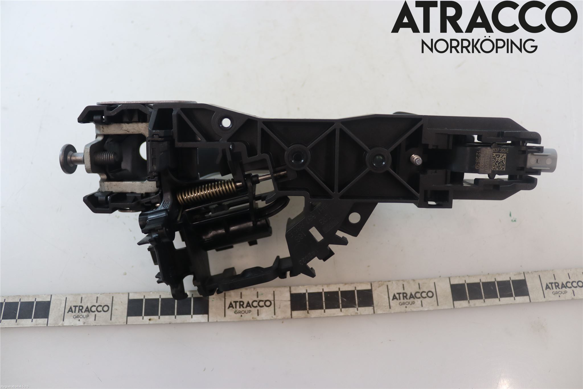 Cupra BORN 22- Dörrhandtag Yttre Vä