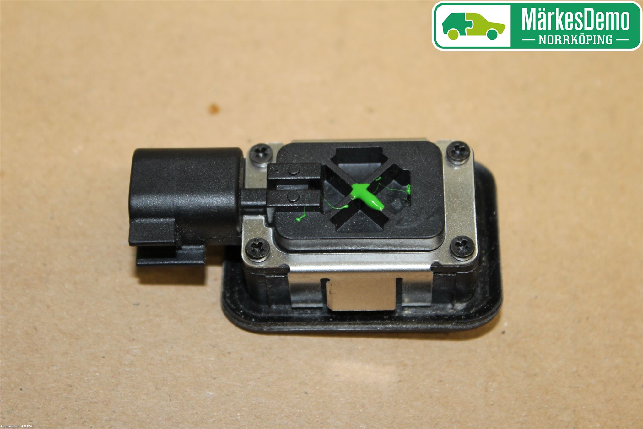 Jaguar I-PACE 18- Strömställare Baklucka