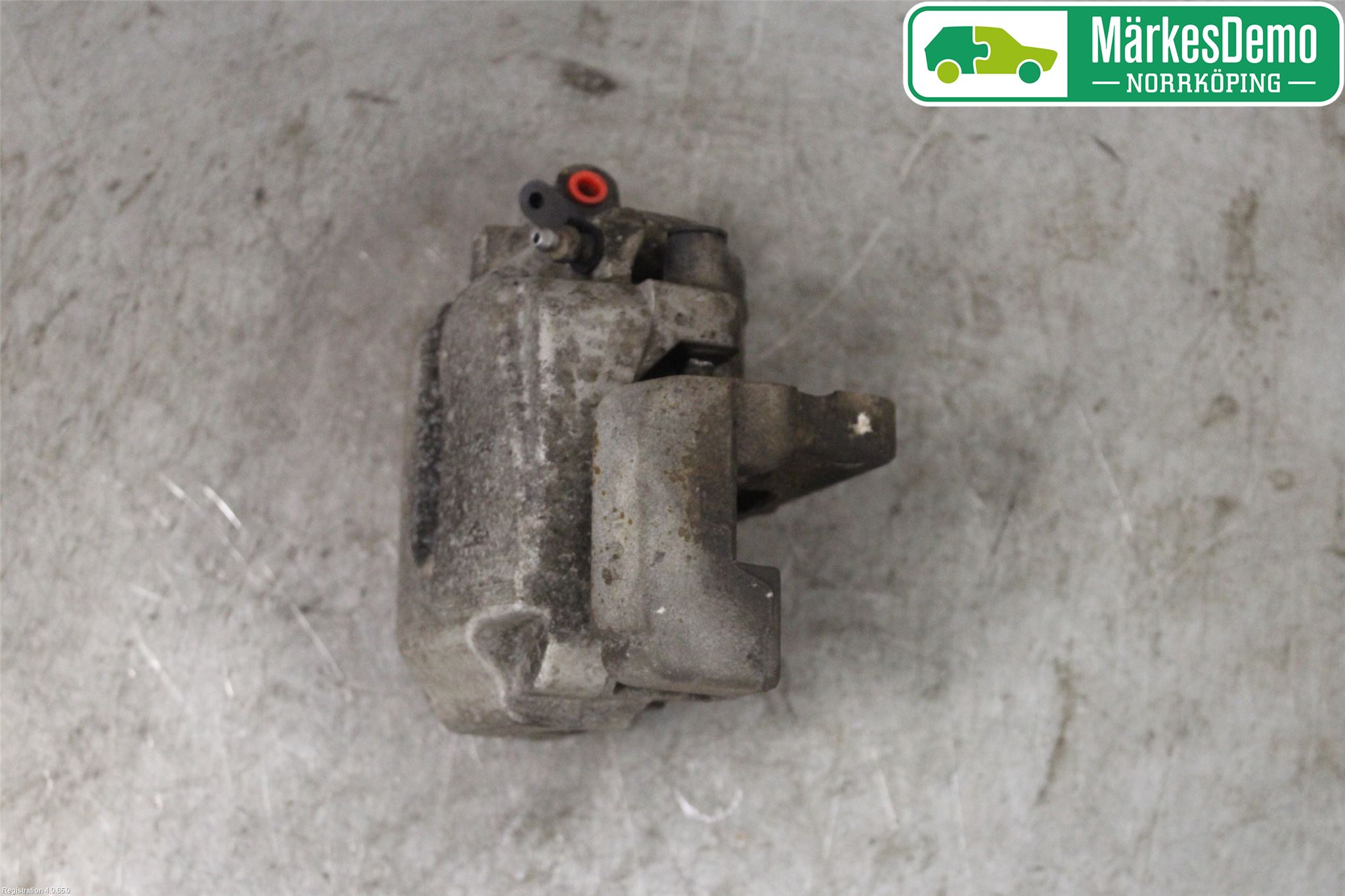 BMW 5 F10/F11/F18 09-17 Bromsok Fram Höger