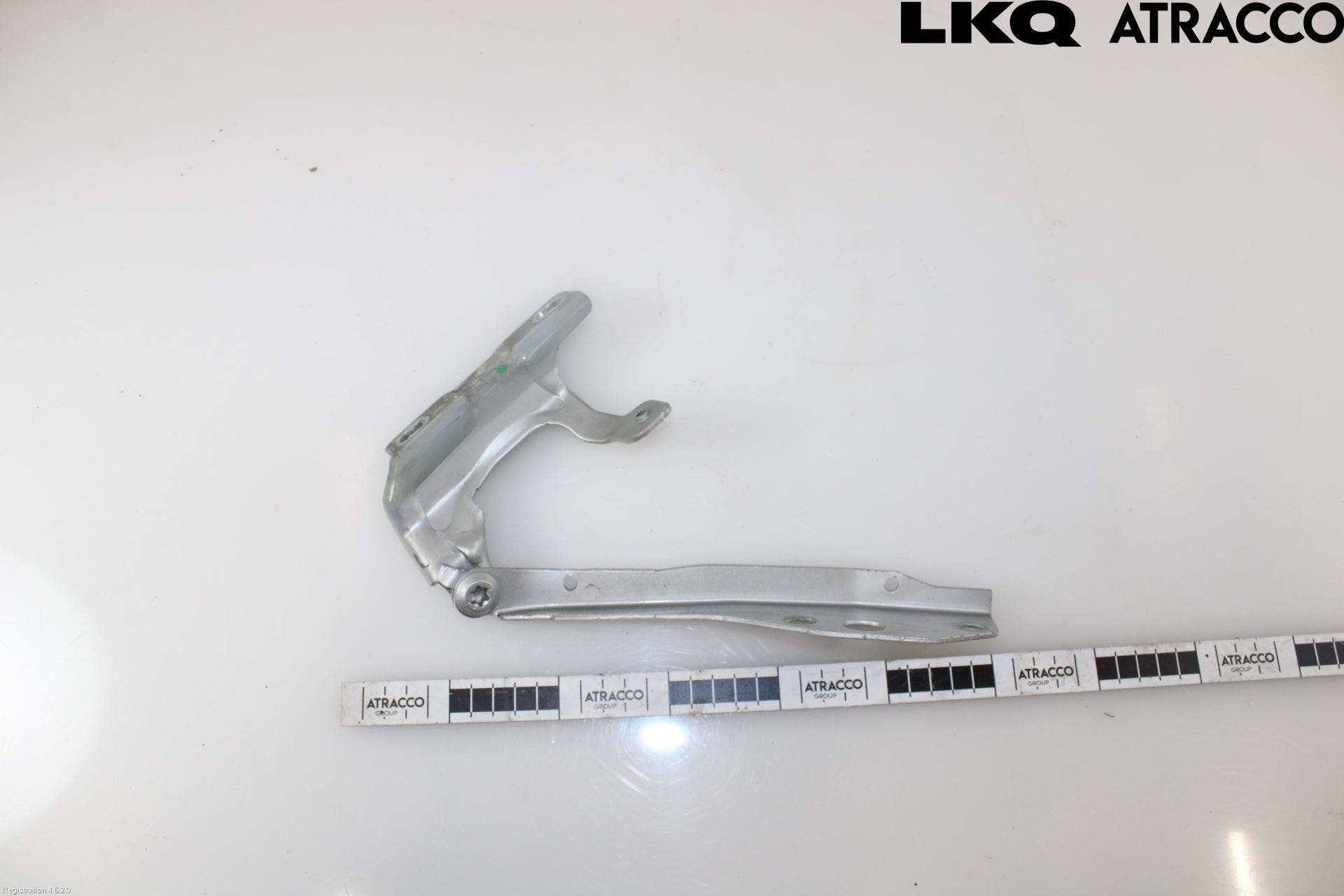 Volvo V50 08-12 Huvgångjärn