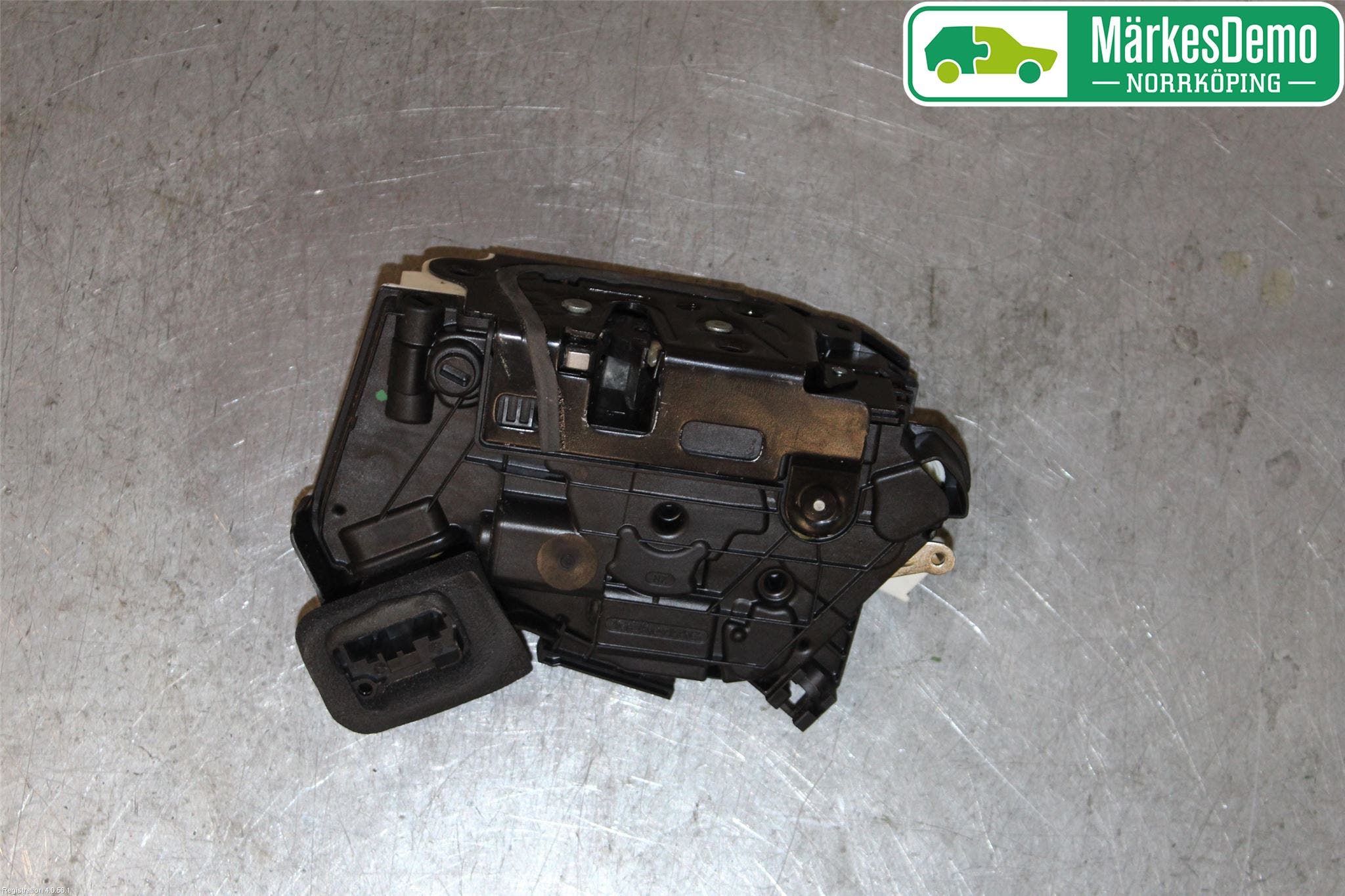 Volkswagen VW POLO 10-17 Låskista-Dörrlås