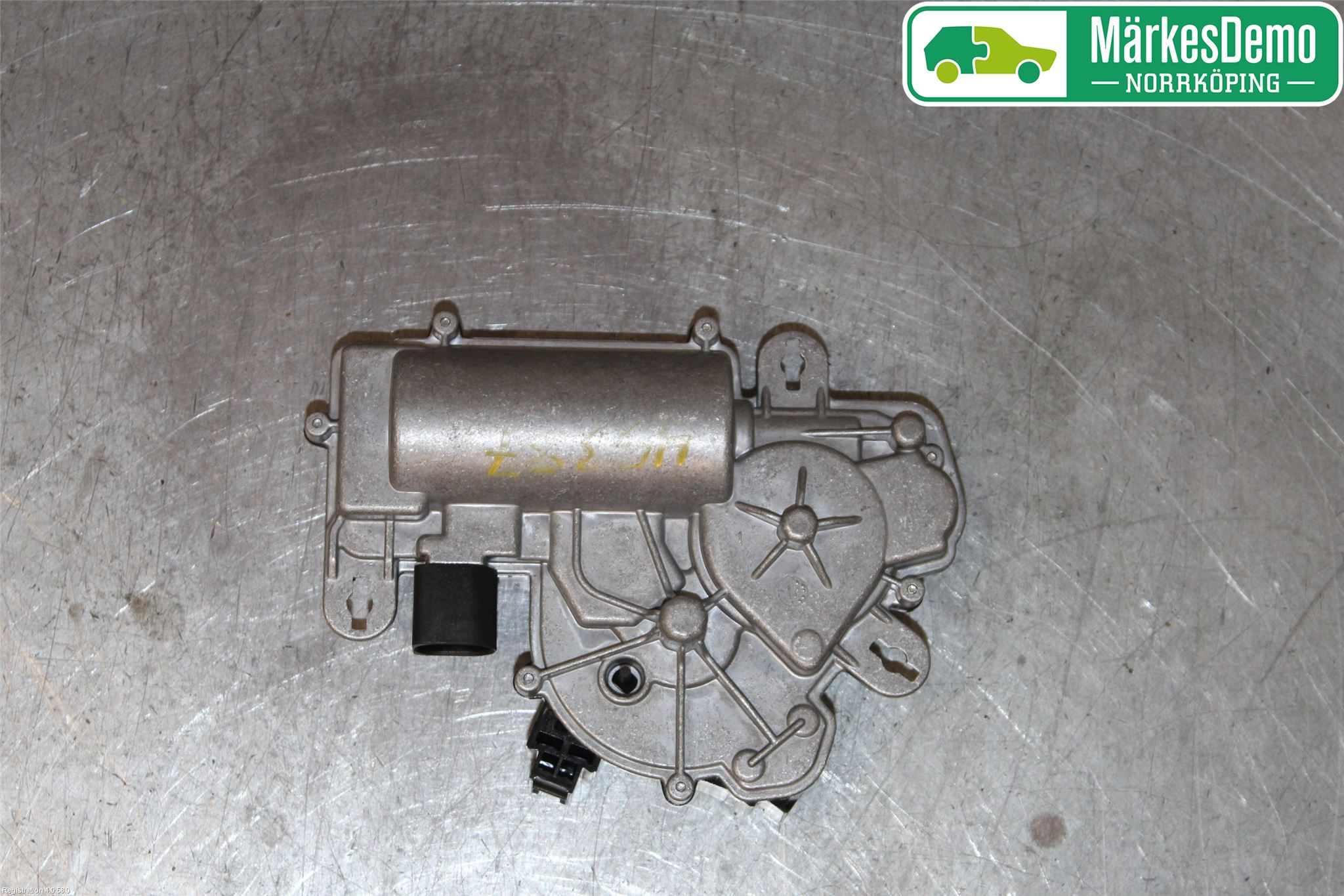 Volkswagen VW PASSAT 15-19 Bakluckeöppnare Automatisk