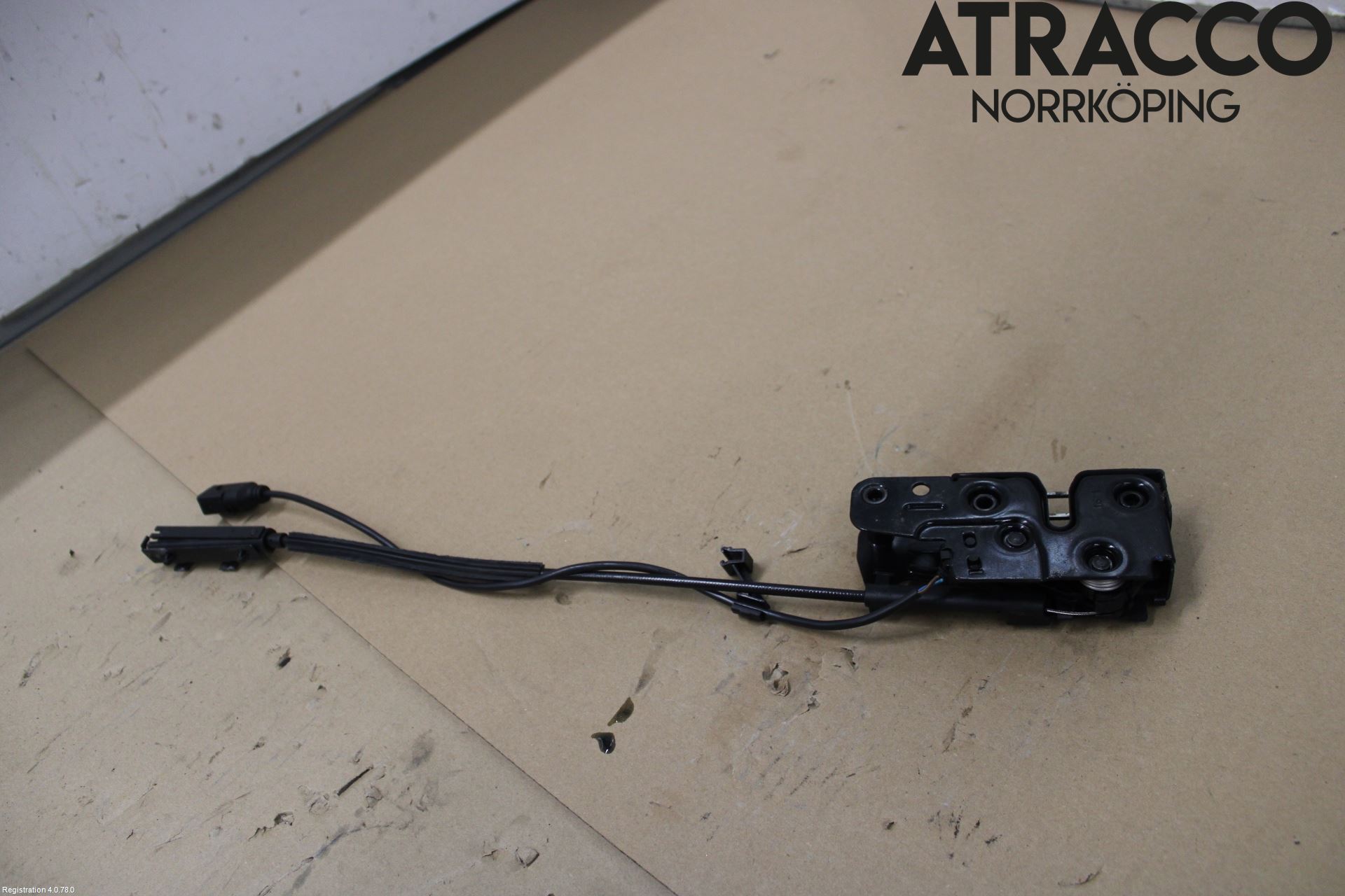 Audi A4 12-15 Huvlås