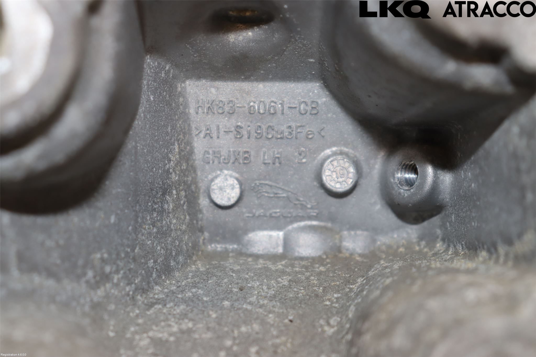 Jaguar F-PACE Motorfäste