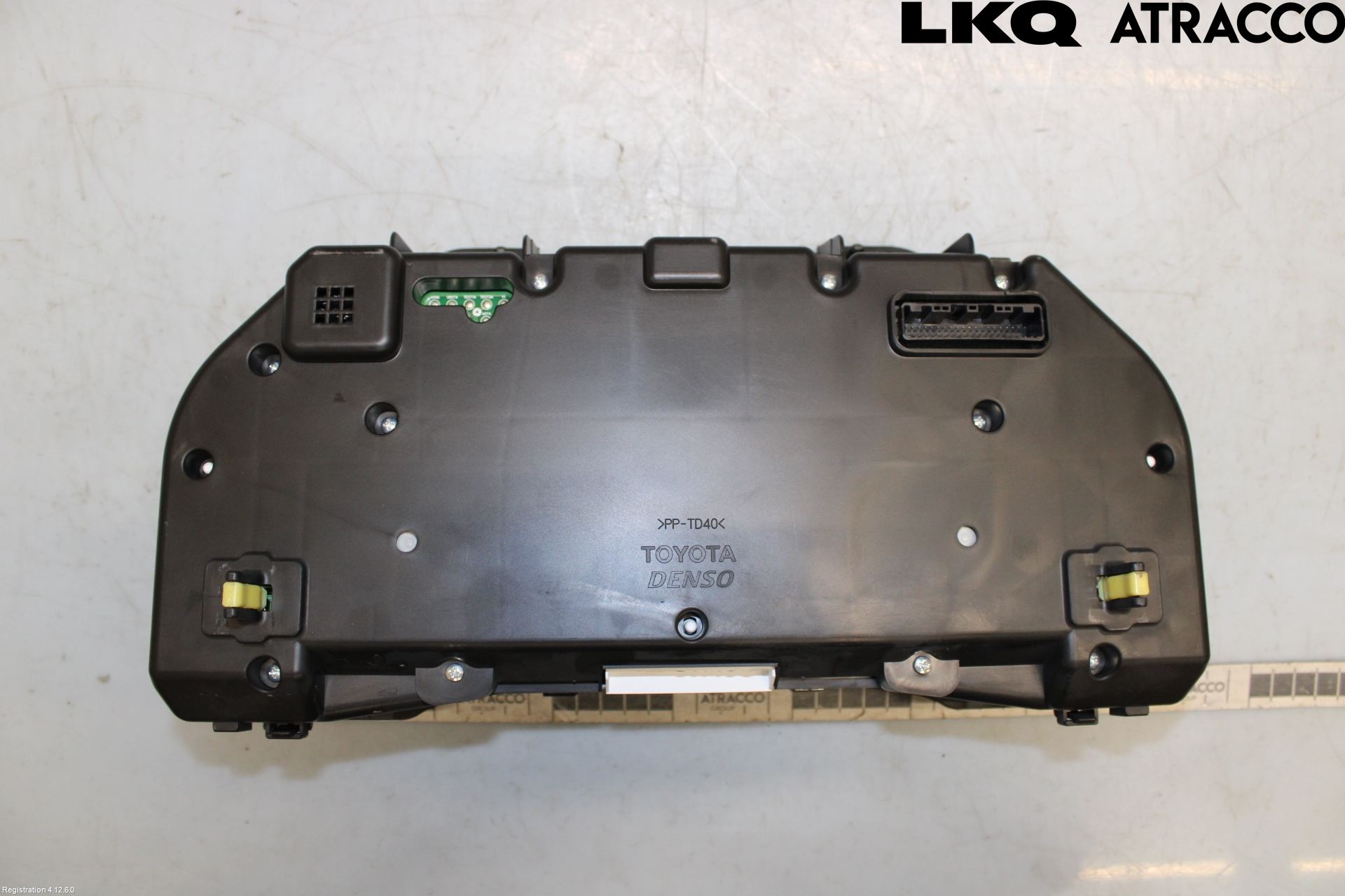 Toyota AVENSIS 09-15 Instrument Komb