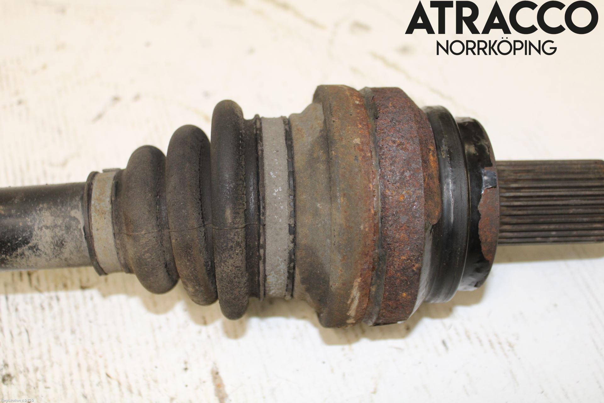 BMW 5 F10/F11/F18 09-17 Drivaxel Bak Höger