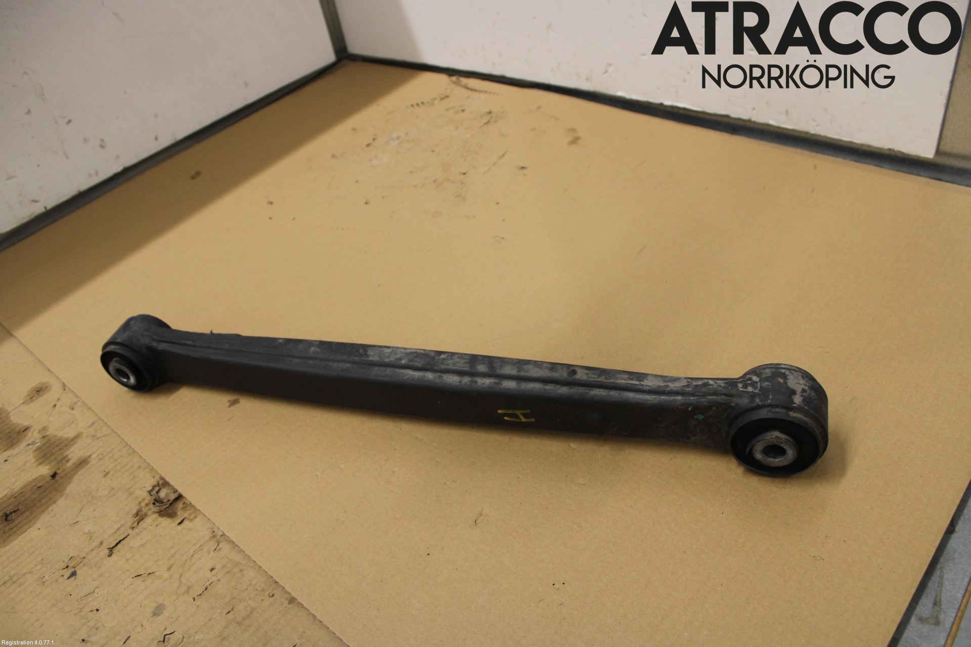 Dodge PICK UP RAM 81- Bärarm Bak Höger