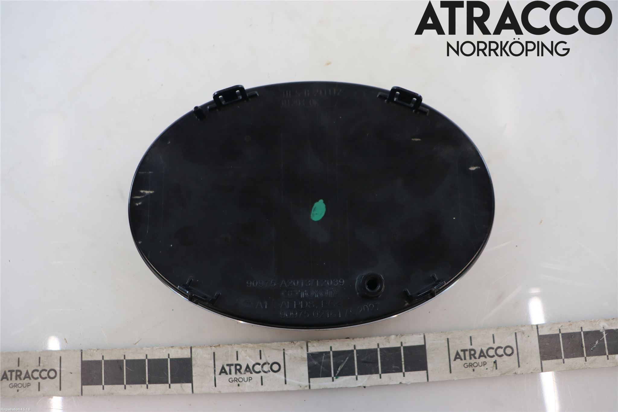 Toyota C-HR 16-23 Emblem