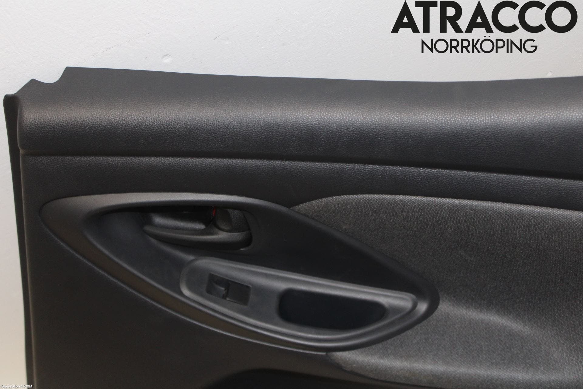 Toyota YARIS XP21 20- Dörrklädsel Hö