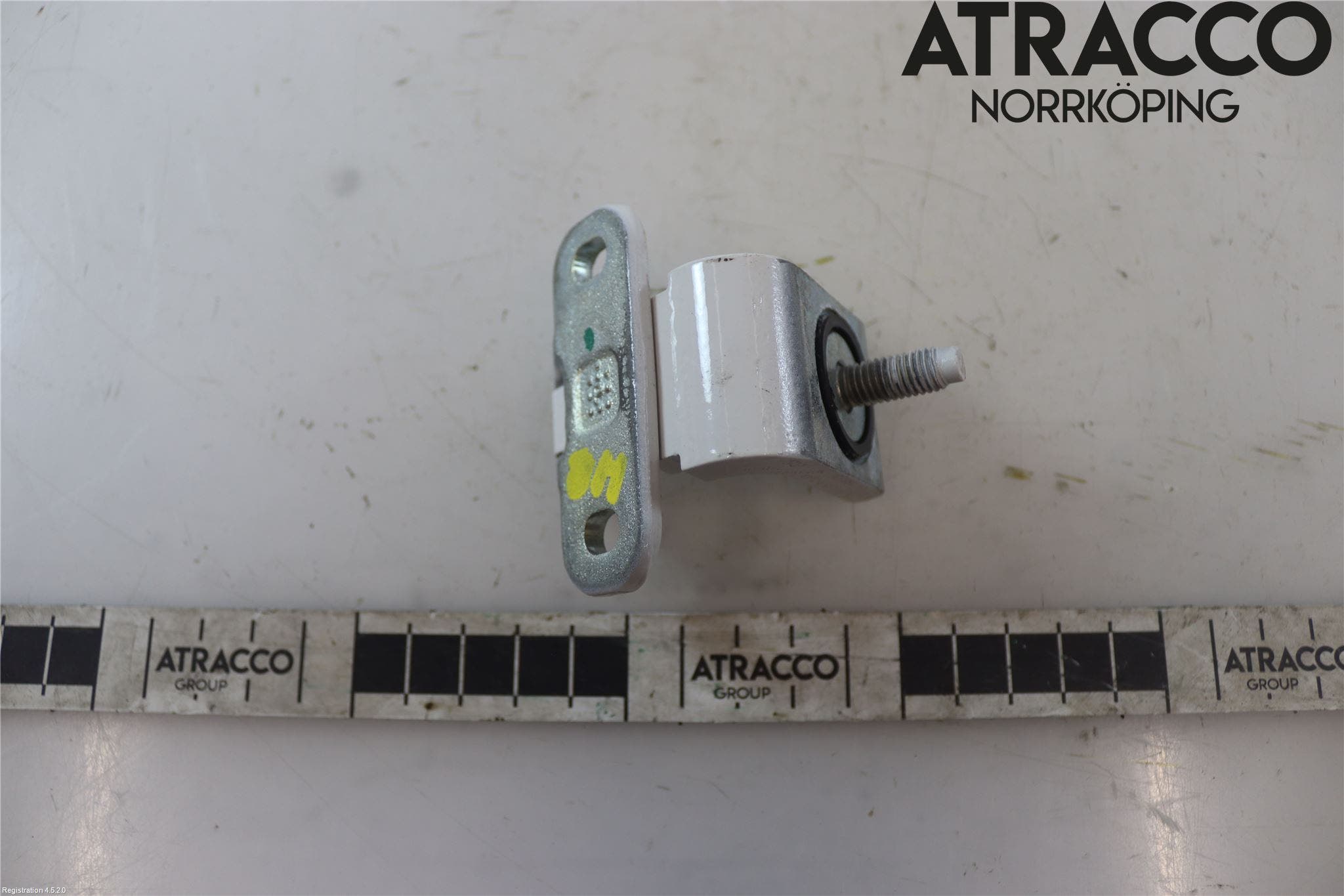 Seat LEON 20- Bakluckegångjärn Hö