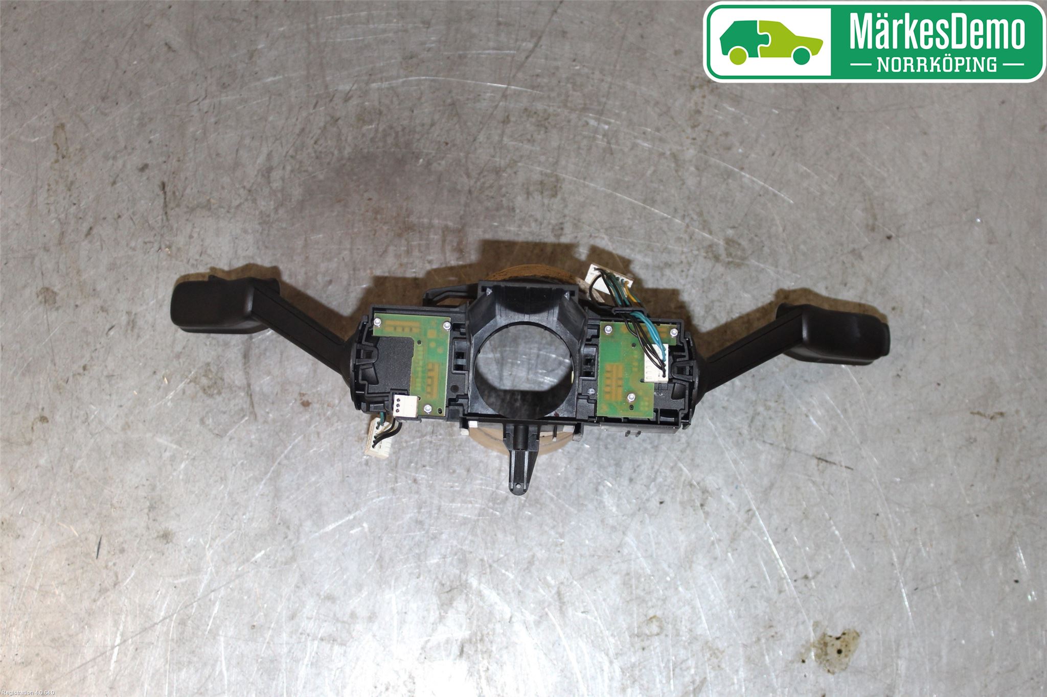 Volkswagen VW GOLF / E-GOLF VII 13-20 Spakcentral