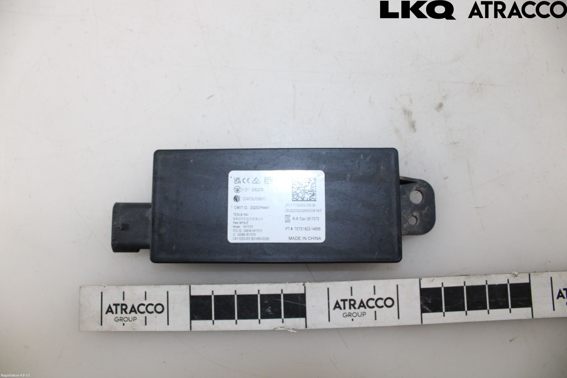 Tesla MODEL 3 17- Antenn