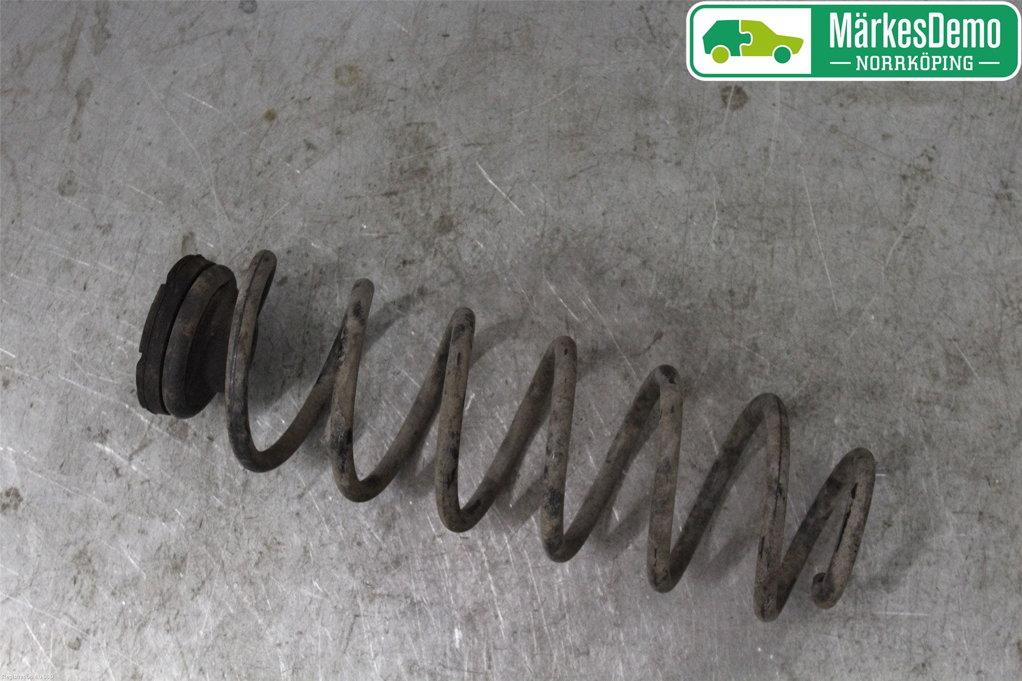 Volkswagen VW POLO 10-17 Fjäder Bak