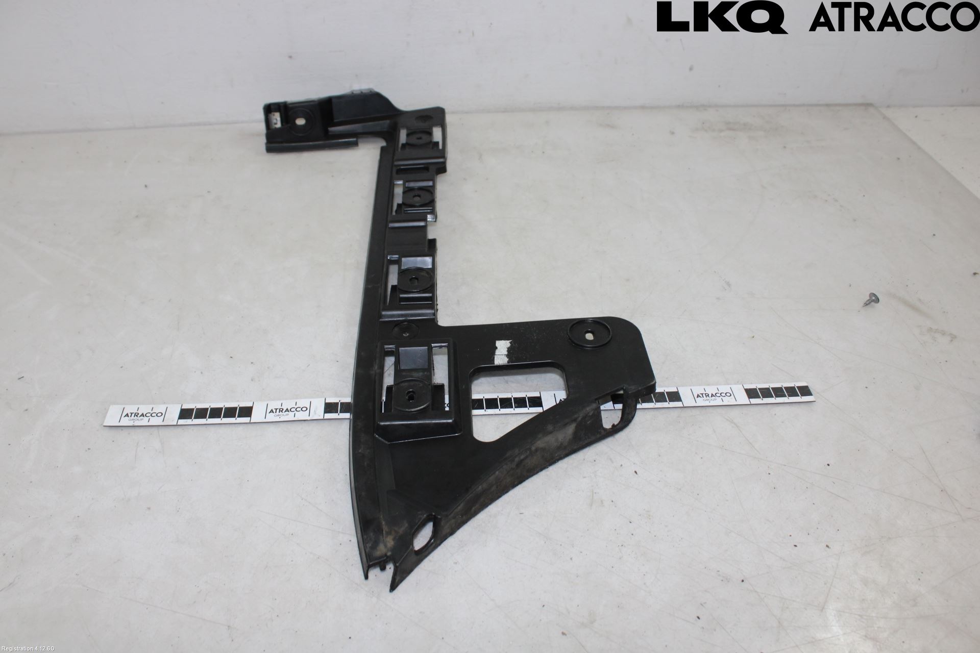 Volkswagen VW PASSAT 05-11 Stötfångarfäste Bak Hö