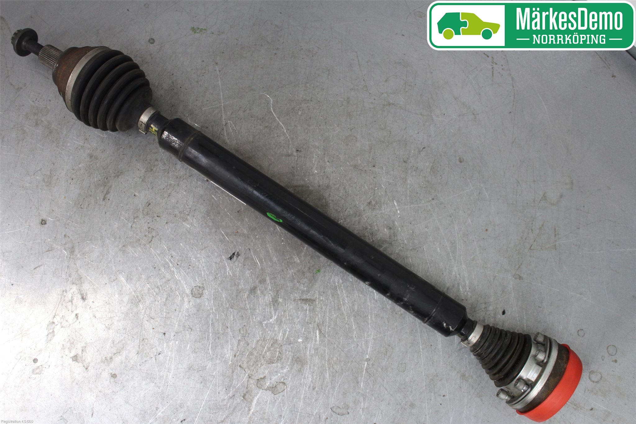 Volkswagen VW GOLF SPORTSVAN 15-20 Drivaxel Fram Höger