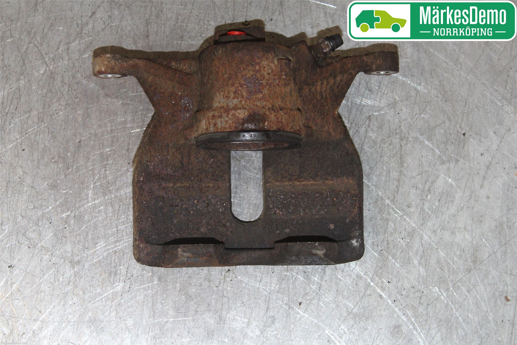 Volkswagen VW PASSAT 15-19 Bromsok Fram Höger