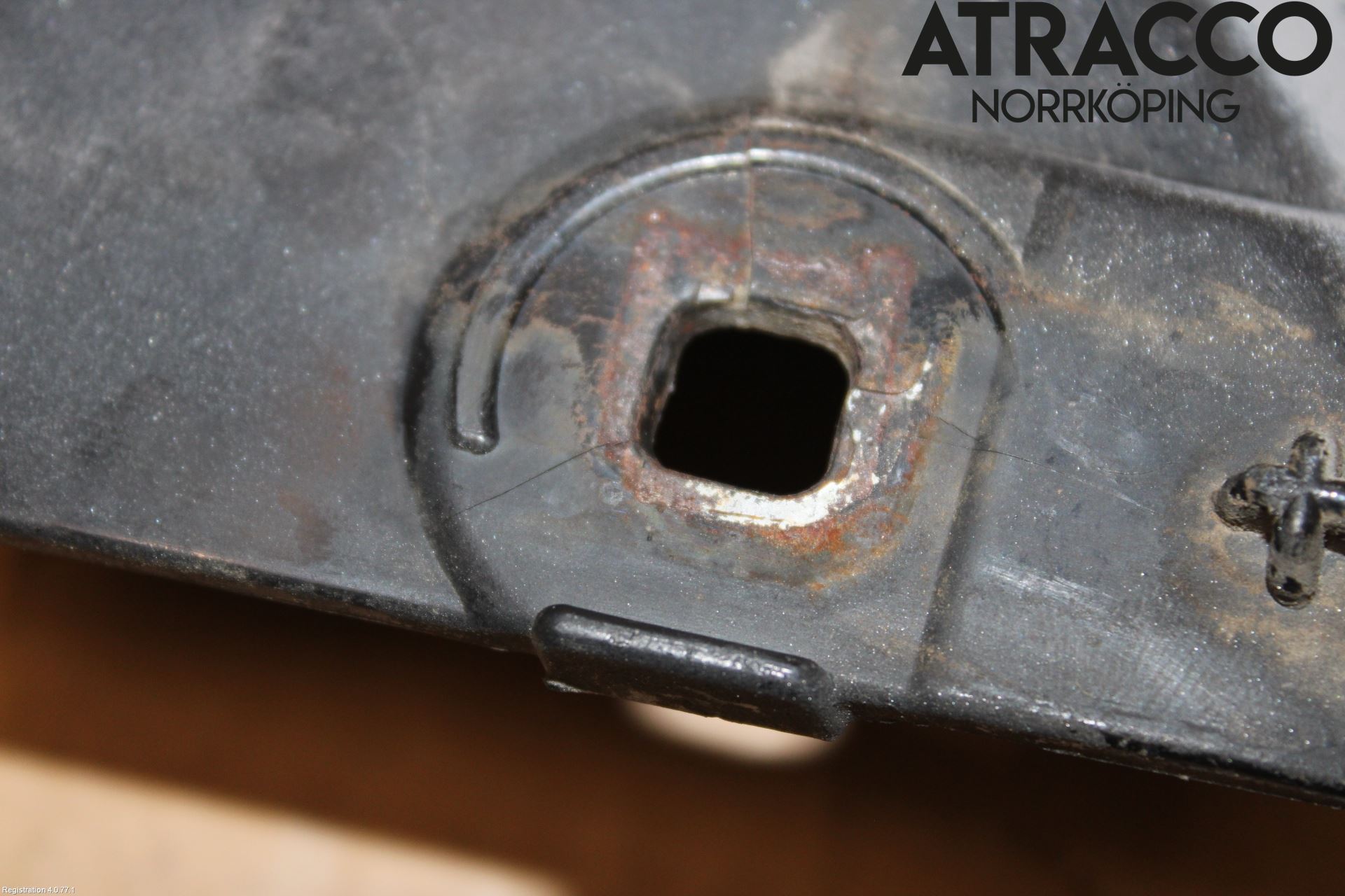 BMW 5 E60/61 Sed/Tou 02-10 Stötfångarfäste Bak Hö