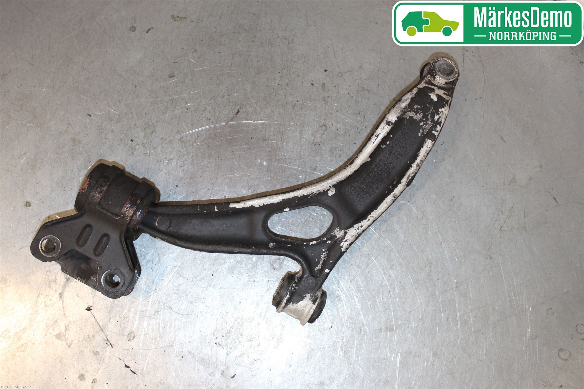 Volvo V40 12-19 Bärarm Fram Undre Hö