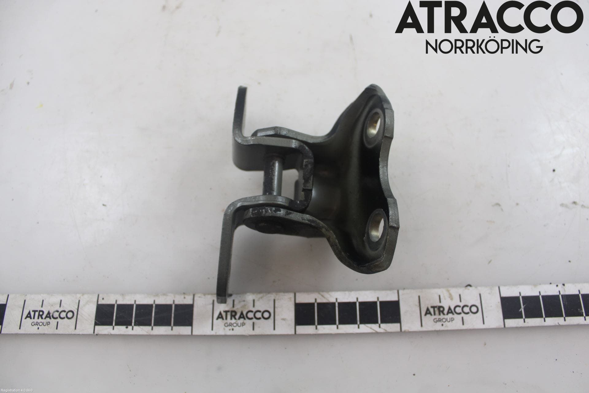 Toyota YARIS XP130 12-14 Dörrgångjärn