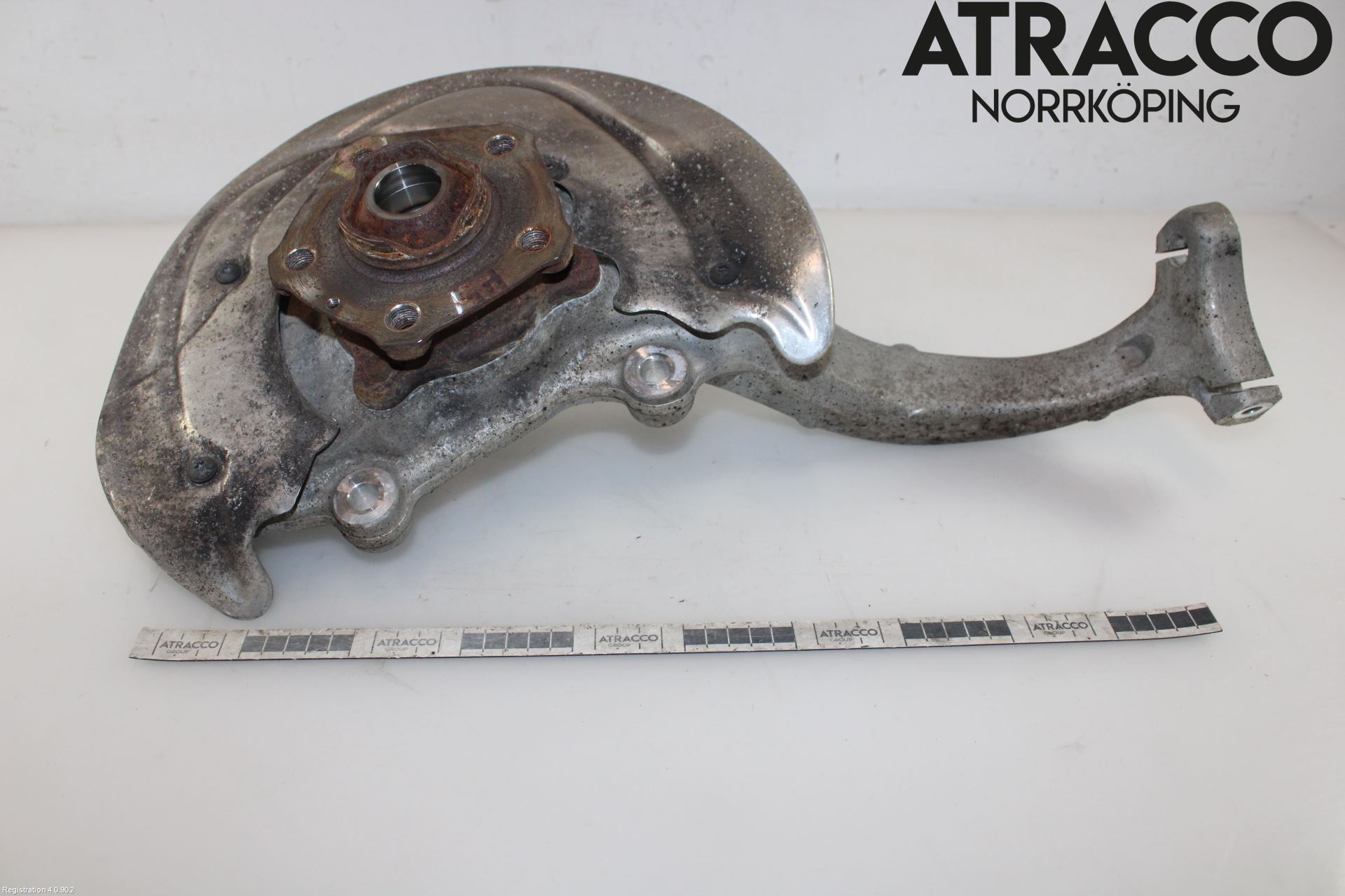 Audi A6 F2/C8 19- Styrspindel Lagerhus Vä