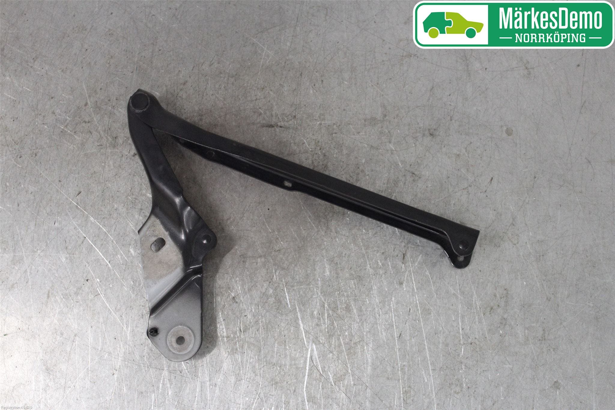 Audi A8/S8 4H 10-17 Huvgångjärn