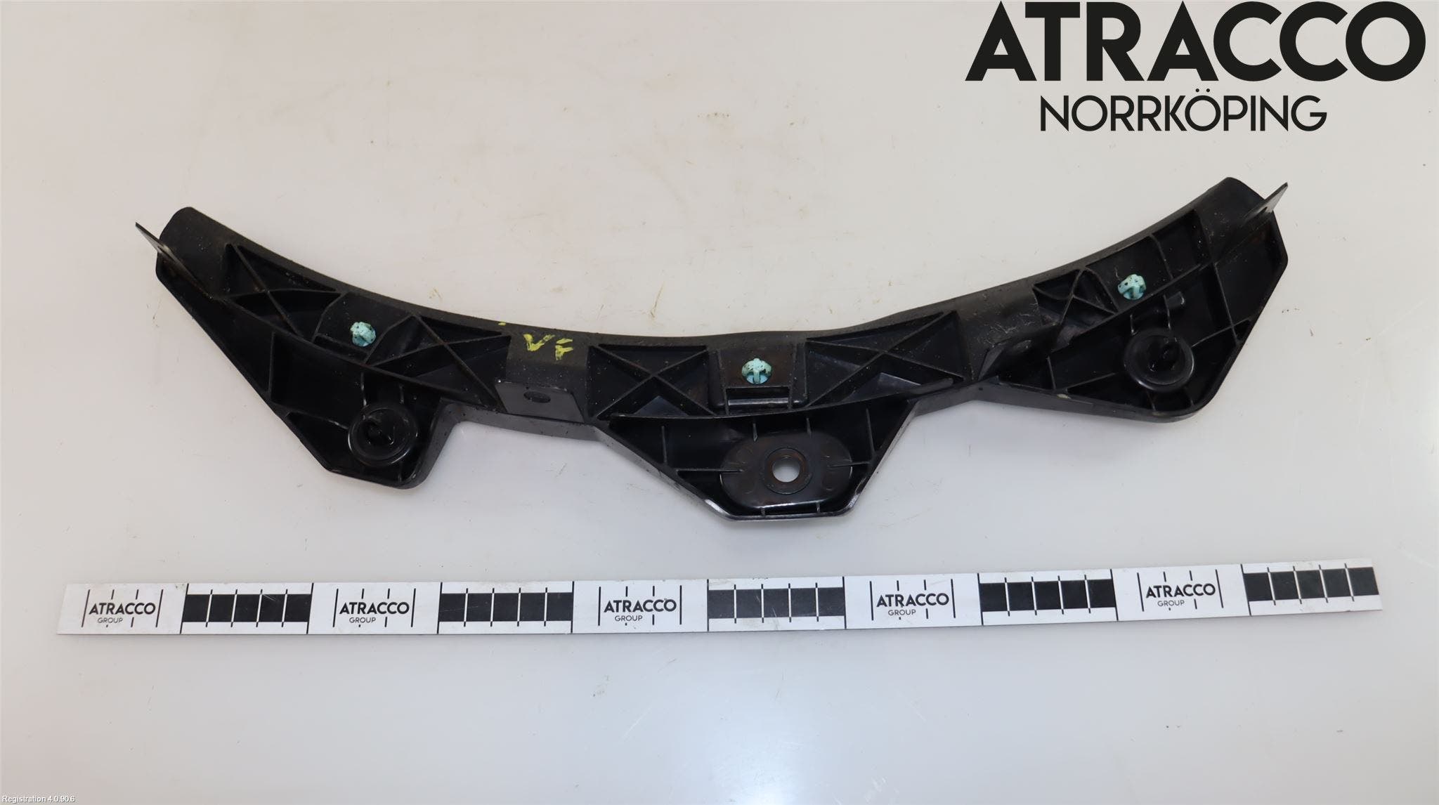 Mazda CX-3 Skärmfäste Fram Vä