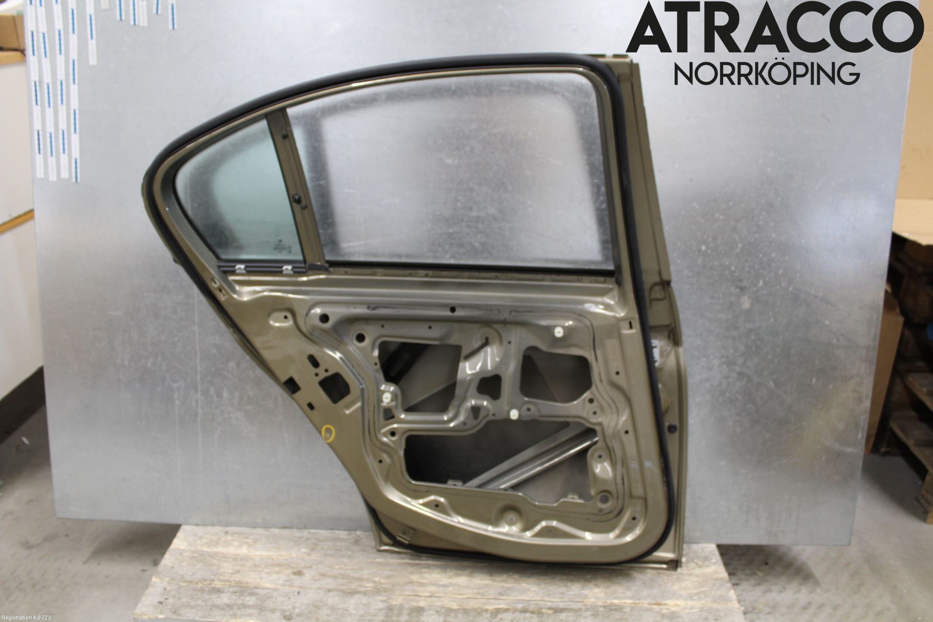 BMW 3 E90/91 SED/TOU 05-12 Dörr Bak Vänster