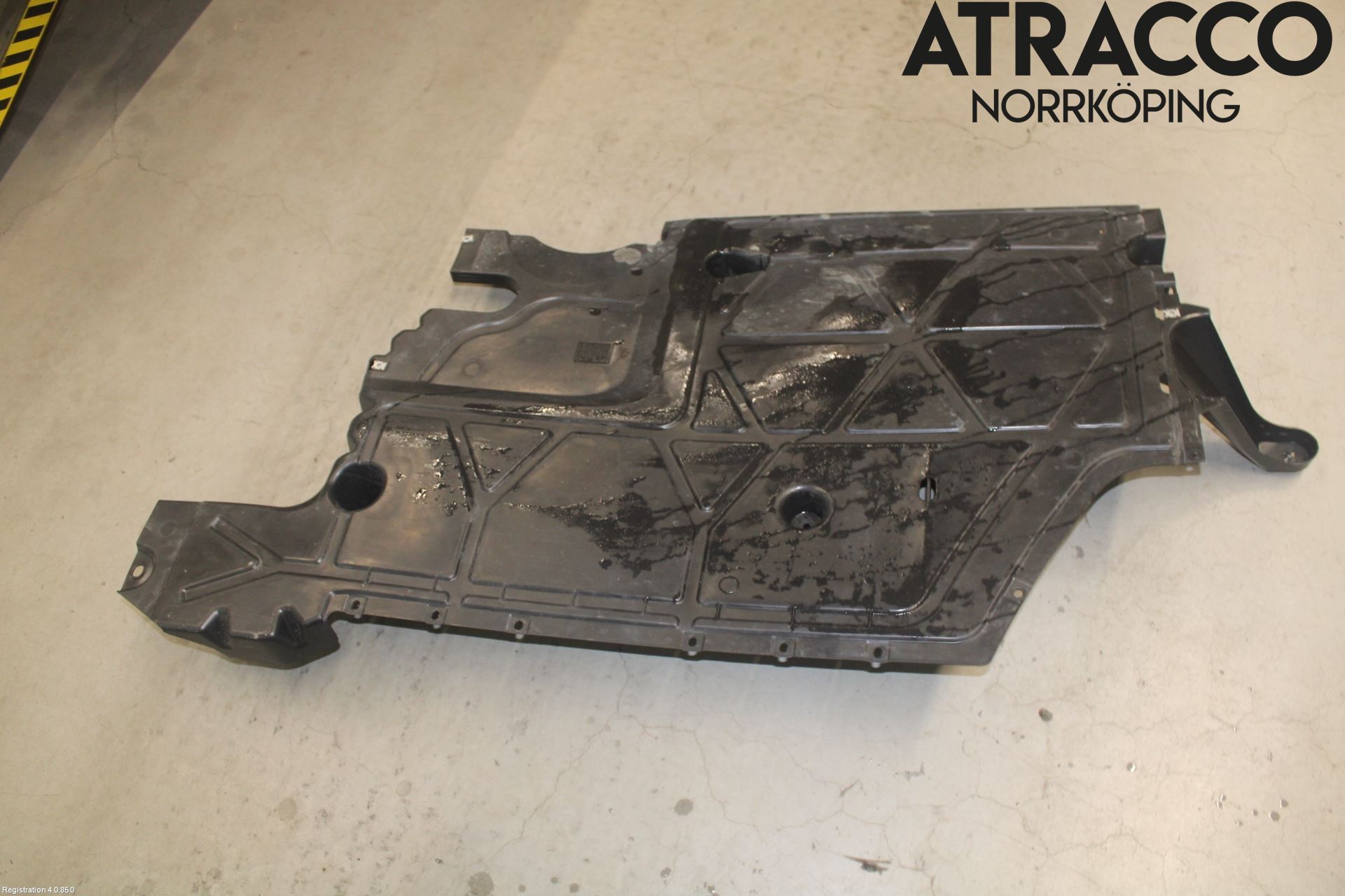 Volkswagen VW TRANSP/CARAVELLE (T7) 22-24 Hasplåt Plåt-Plast