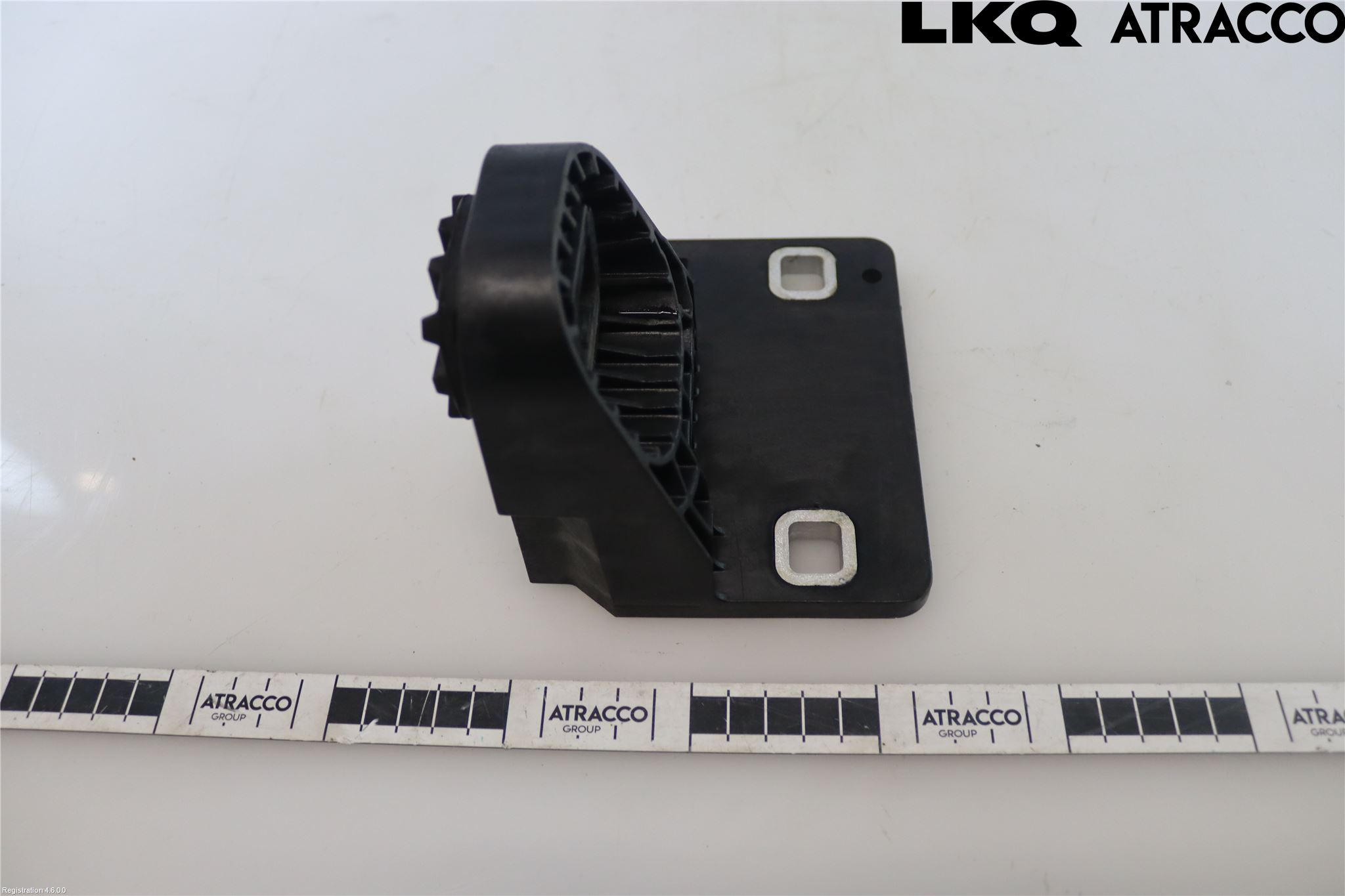 Volkswagen VW ID.4 21- Kylarfäste-Ram-Balk