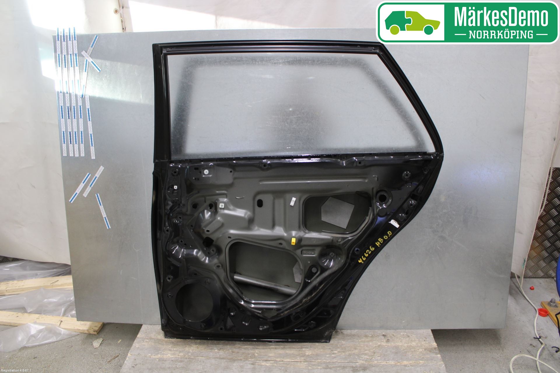 Toyota AVENSIS 03-06 Dörr Bak Höger