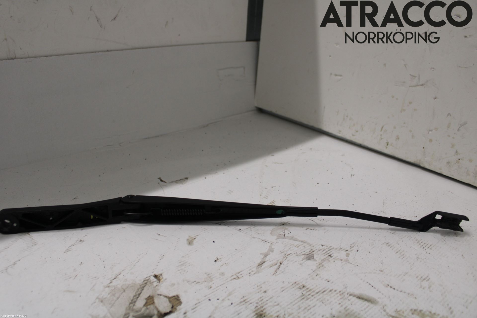 Seat ATECA 16->> Torkararm Armar Vindruta