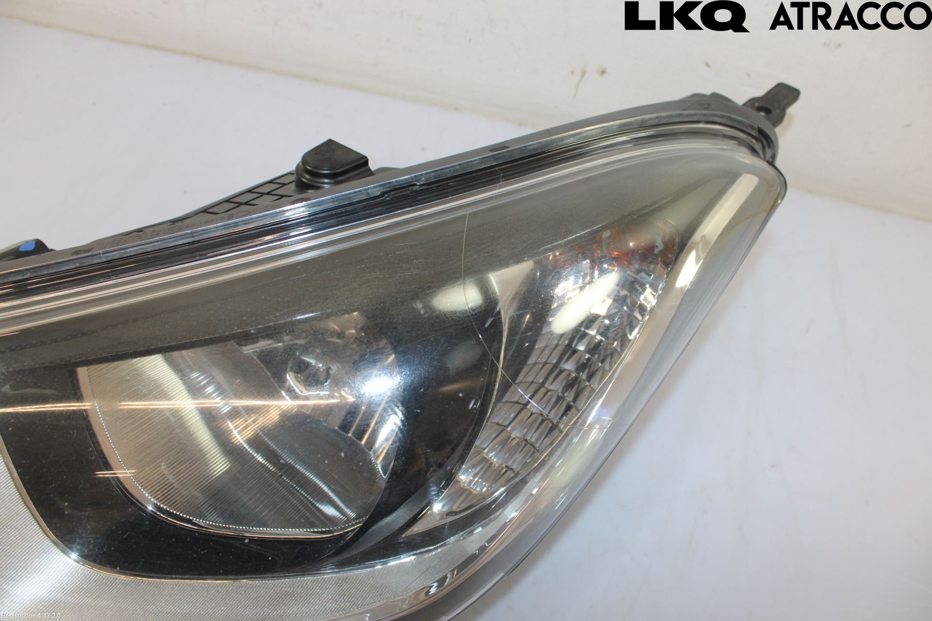 Hyundai i20 PB 09-14 Strålkastare Vänster