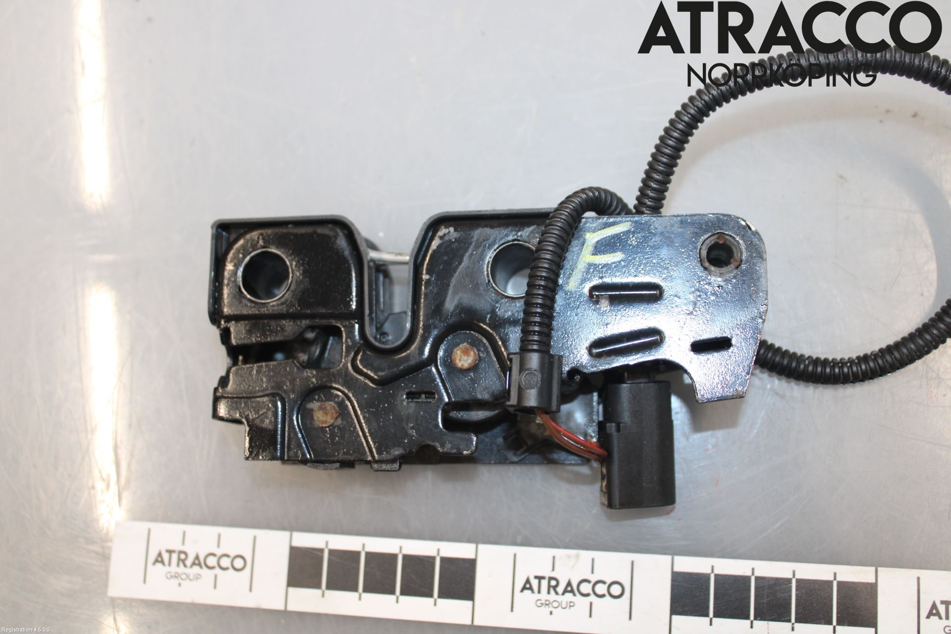 Volkswagen VW GOLF V 04-09 Huvlås