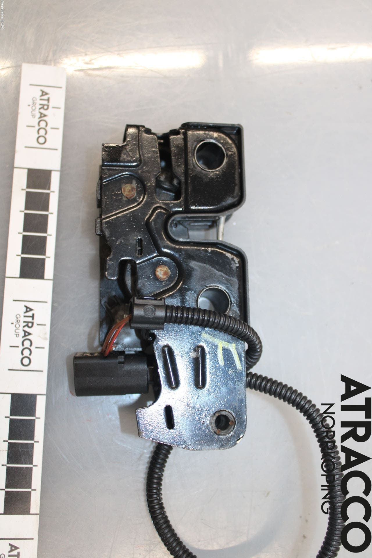 Volkswagen VW GOLF V 04-09 Huvlås