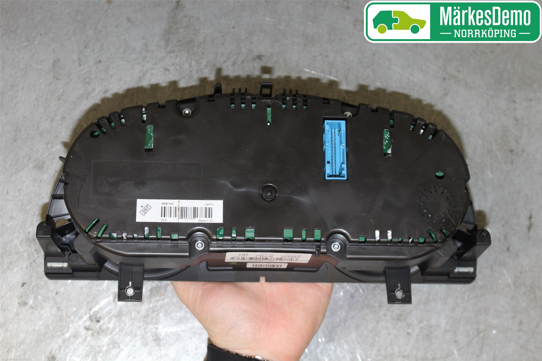 Volkswagen VW PASSAT 11-14 Instrument Komb