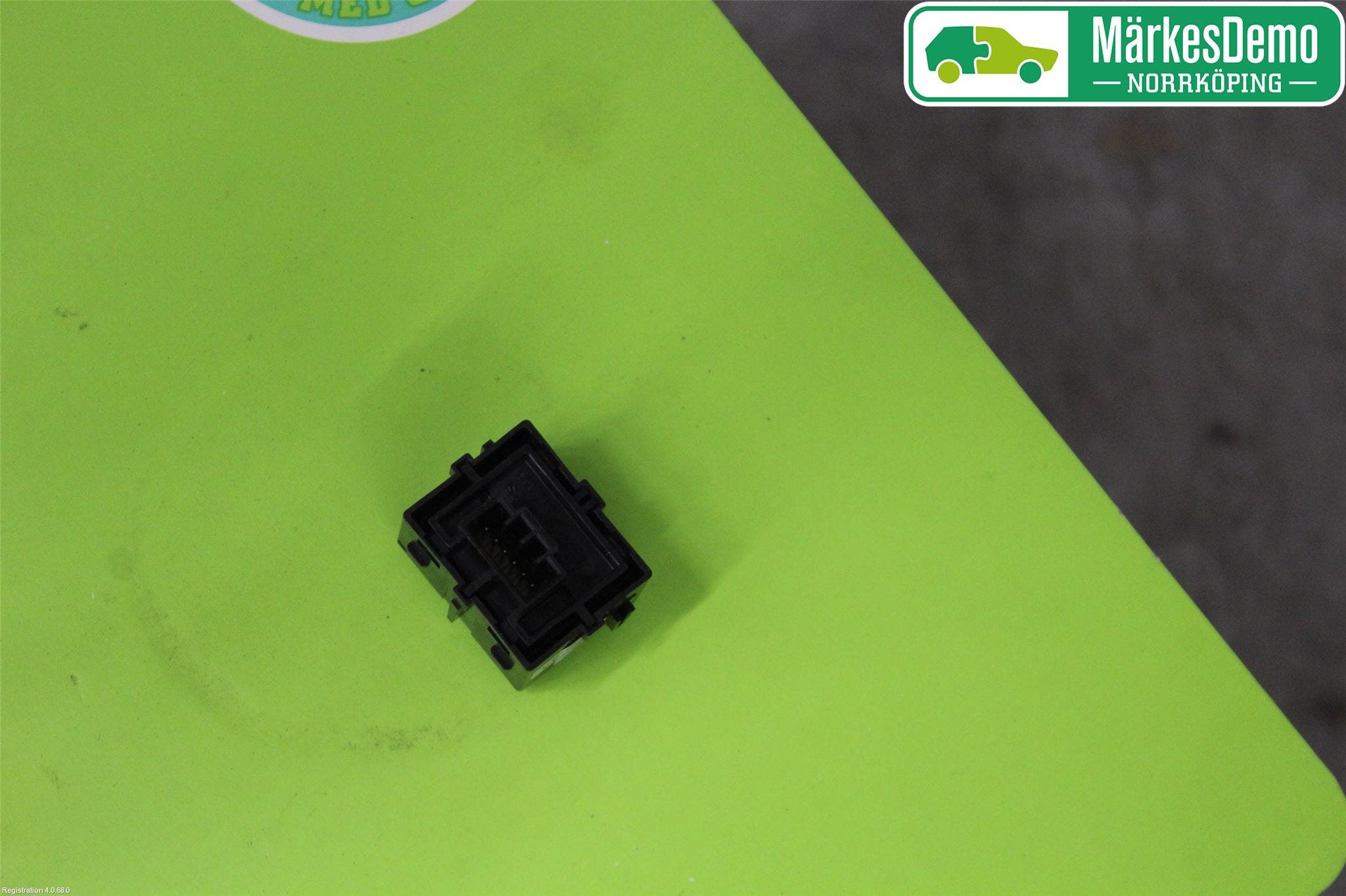 Jaguar XE (X760) 15-24 Farthållare