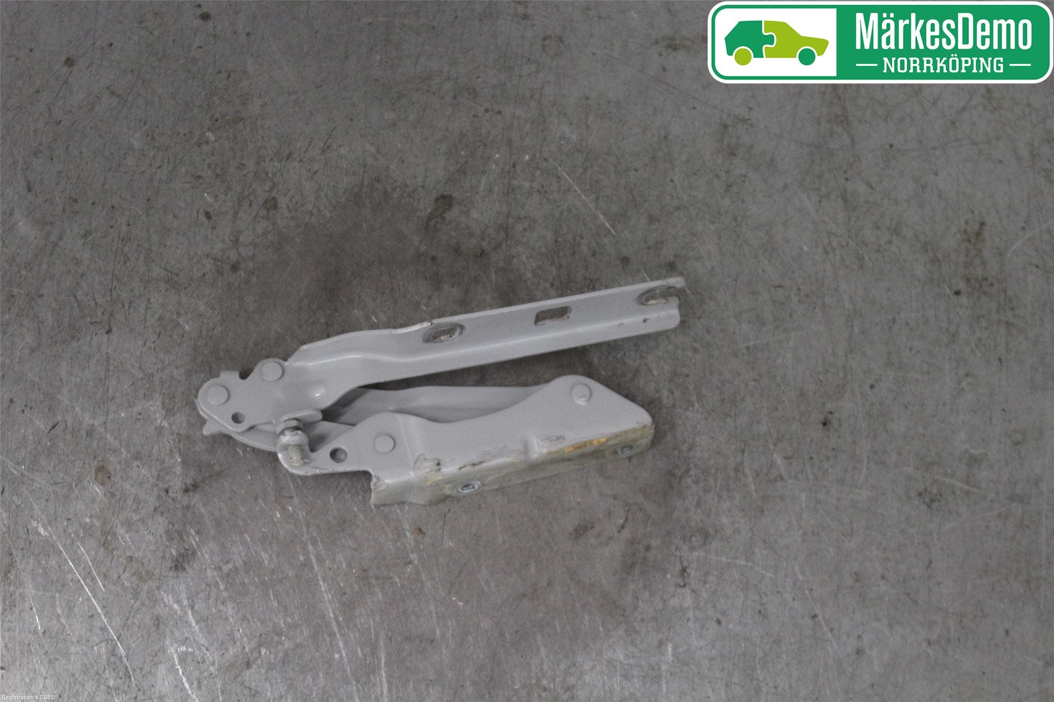 Volkswagen VW GOLF VI 09-13 Huvgångjärn