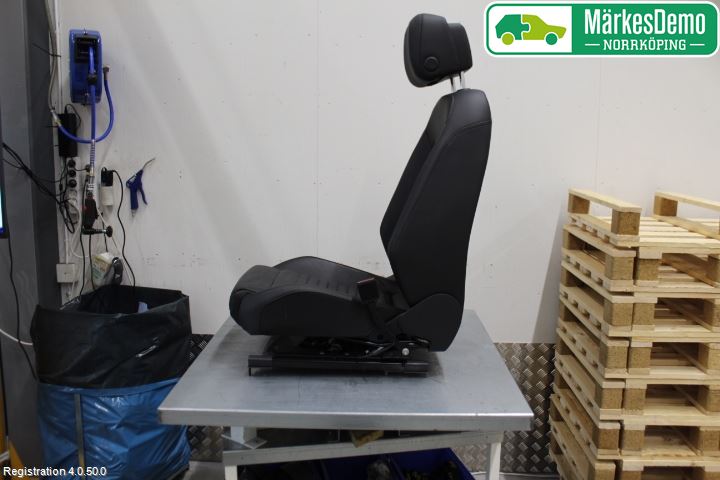 Volkswagen VW PASSAT 15-19 Inredning Stol Fram Hö