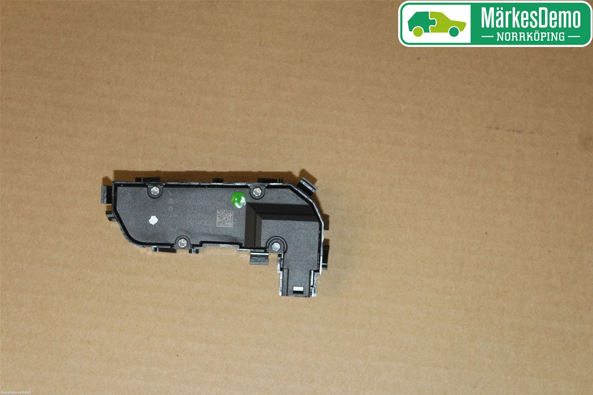 Mercedes-Benz MB E-KLASS (W213) 16-23 Strömställare Stolvärme