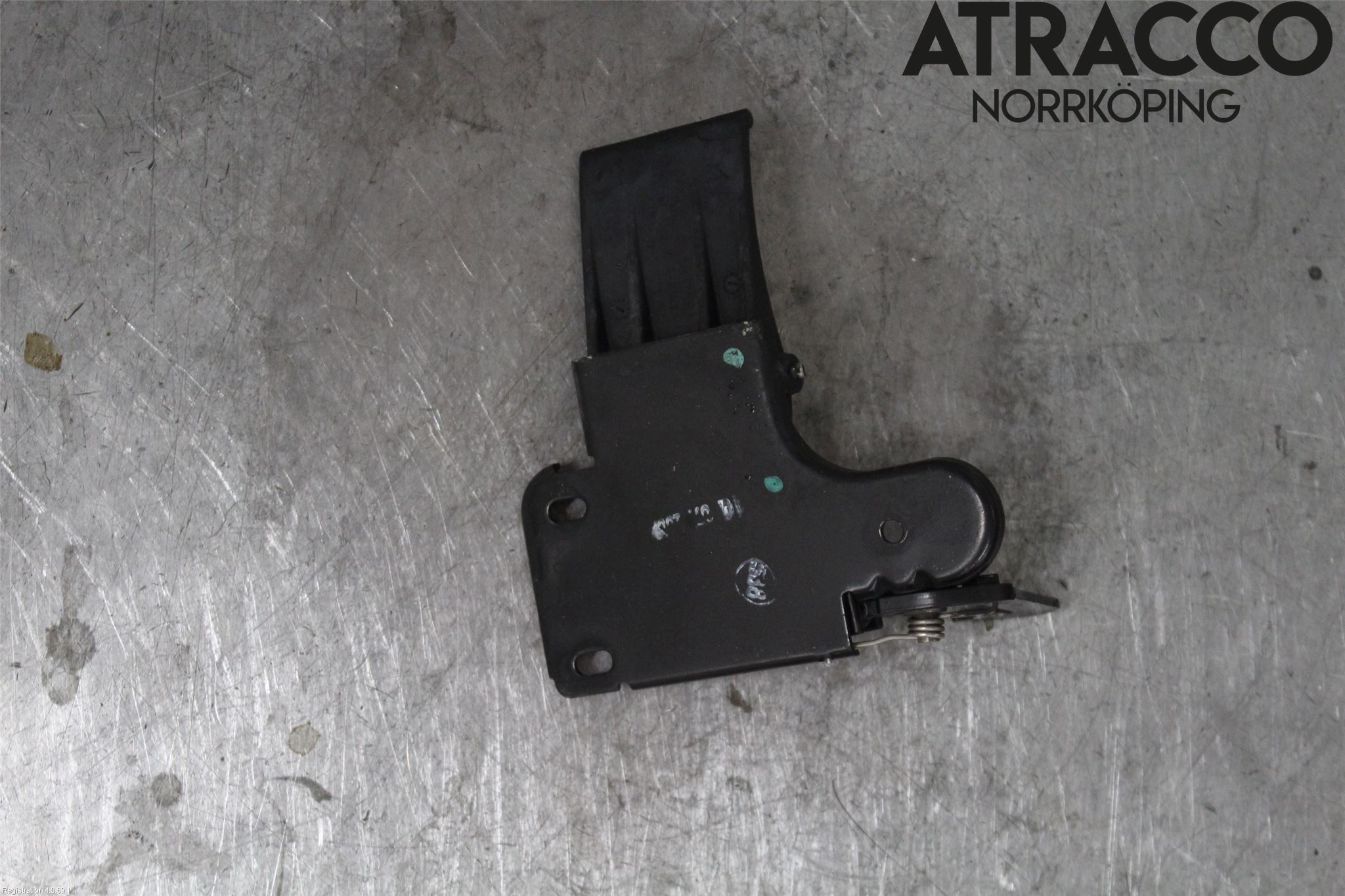 Audi A8/S8 4E  02-09 Huvlås