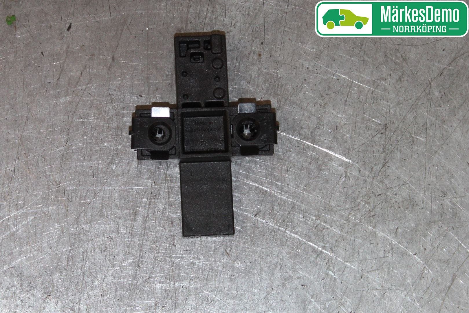 Audi A6 F2/C8 19- Antenn