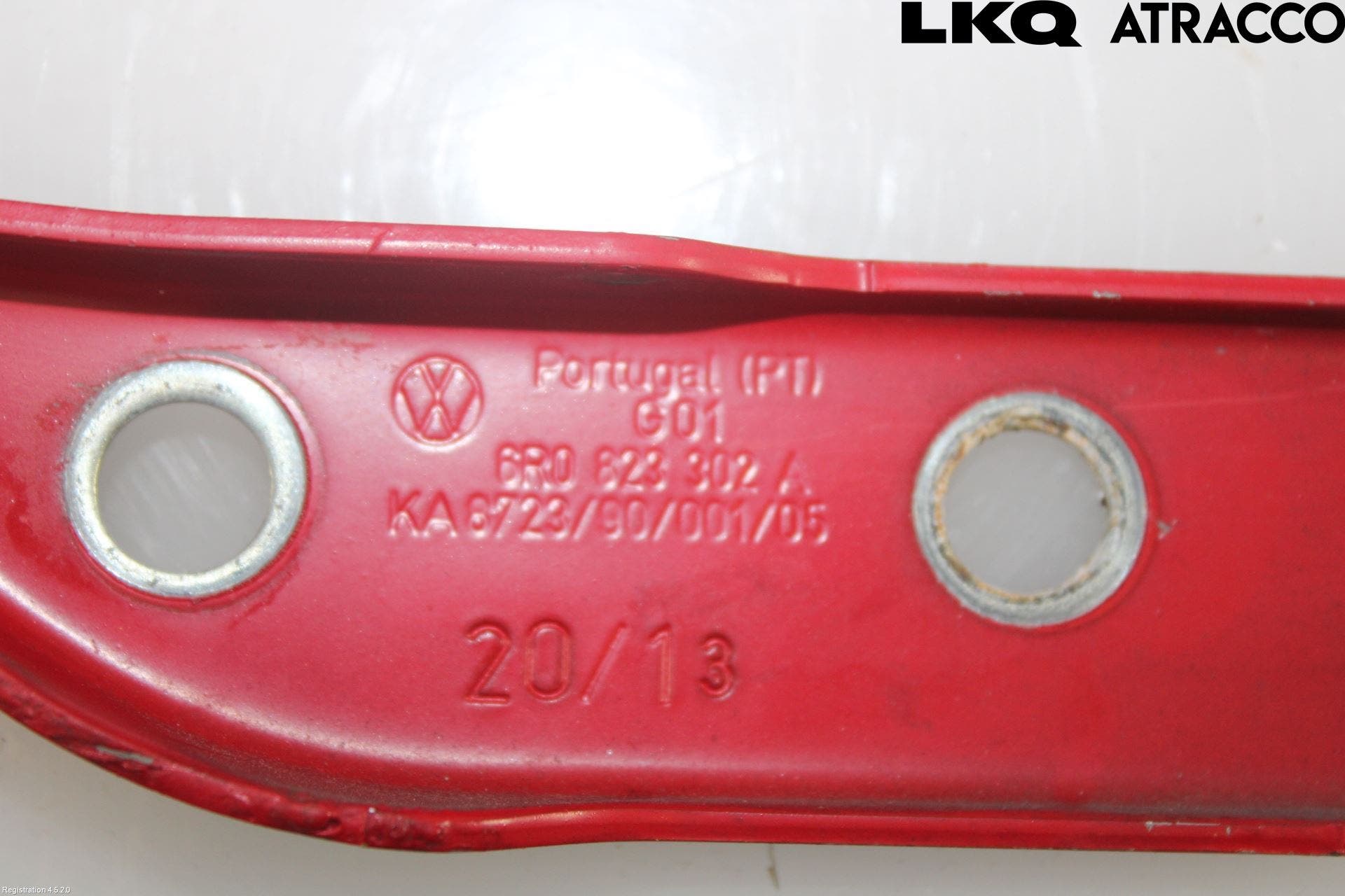 Volkswagen VW POLO 10-17 Huvgångjärn