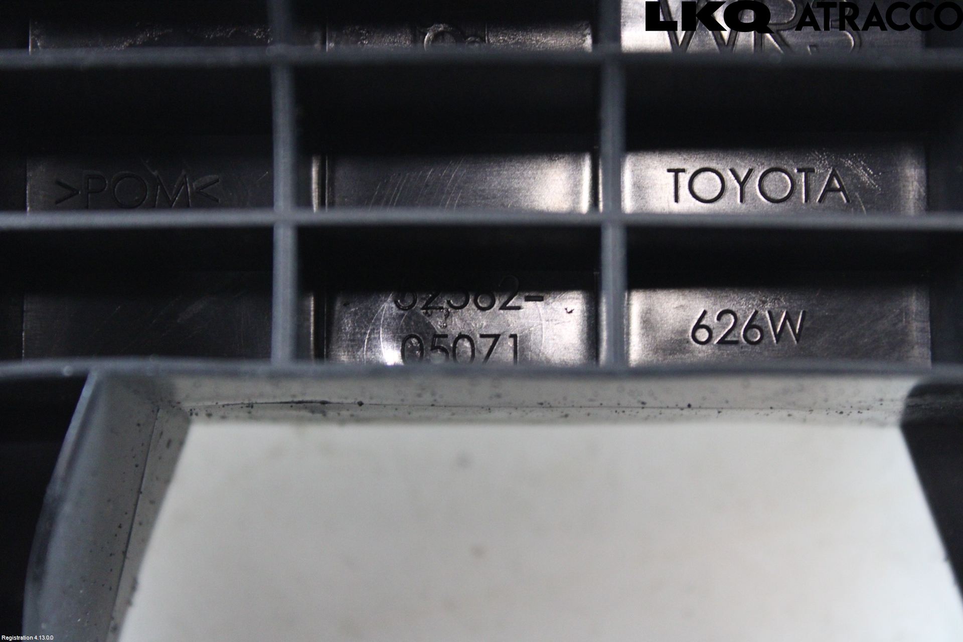 Toyota AVENSIS 16-18 Stötfångarfäste Bak Hö